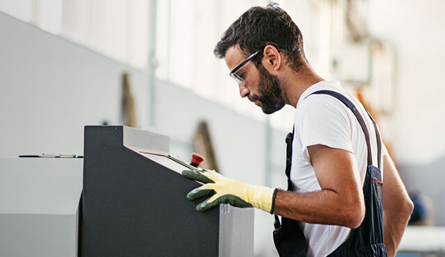 Was beinhaltet die Maschinenversicherung für Gewerbetreibende?