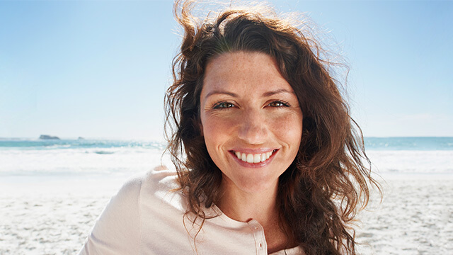 Frau am Strand